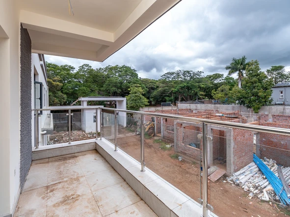 4 Bedroom Garden Flat