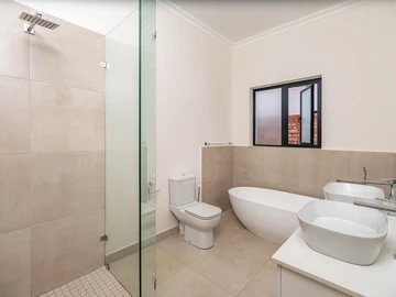 3 Bedroom Garden Flat