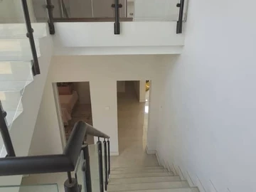 3 Bedroom Flat & Apartment