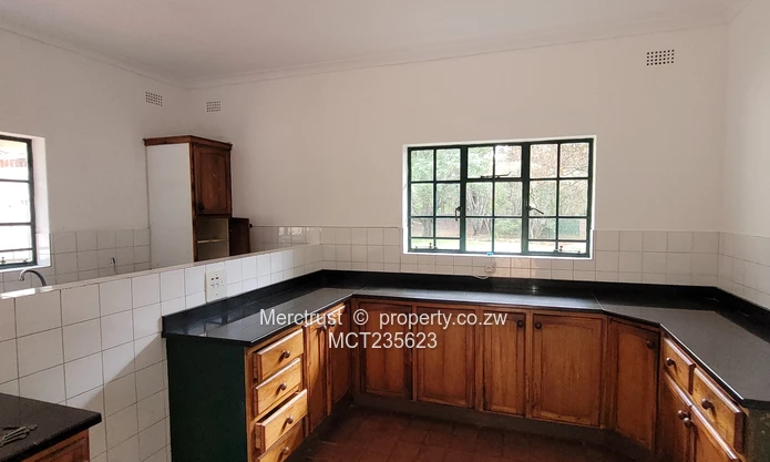 Charming family residence, available immediately!