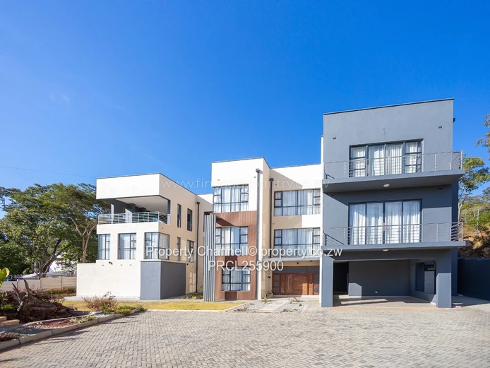 Sunlit 5-Bed Umwinsidale Home with Marble Floors