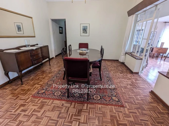 Spacious Family Home With Self-Contained Cottage