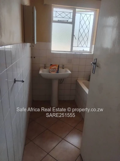 Spacious 3-Bed Home on 4,000m² with Borehole — Marlborough