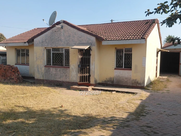 Houghton Park House To Let