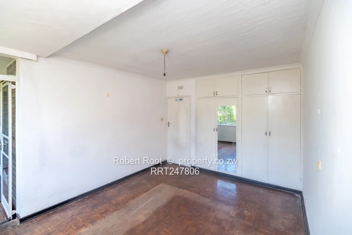 3 bed flat in Avenues