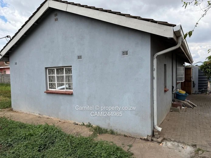 3-Bed House in Matidoda, Harare West — Borehole & Paved Yard