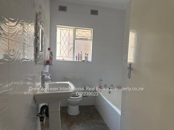 Upper Hillside Harare East Property available for rent as both commercial or residential $1350