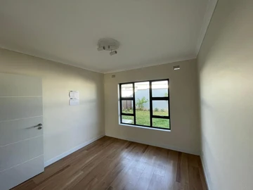 Flat & Apartment