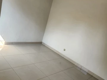 2 Bedroom Flat & Apartment