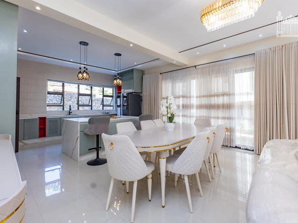 5 Unit Townhouse Complex