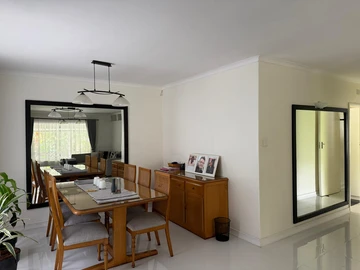 3 Bedroom Flat & Apartment