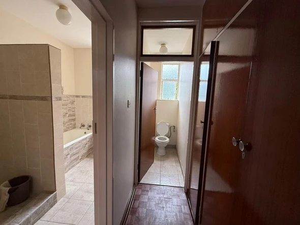 3 Bedroom Flat & Apartment