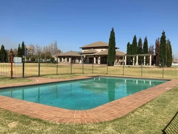 3 Bedroom Flat & Apartment