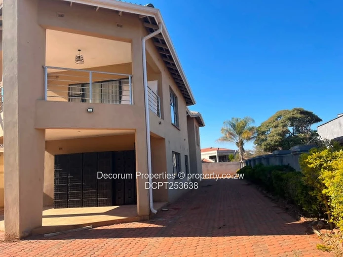 Gletwyn – Luxurious Double-Storey House For Sale (Sole Mandate)
