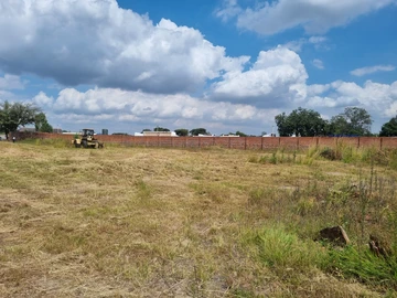 Commercial & Industrial Land