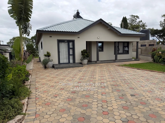 2 bed cluster in Arlington with borehole ,back up solar system 