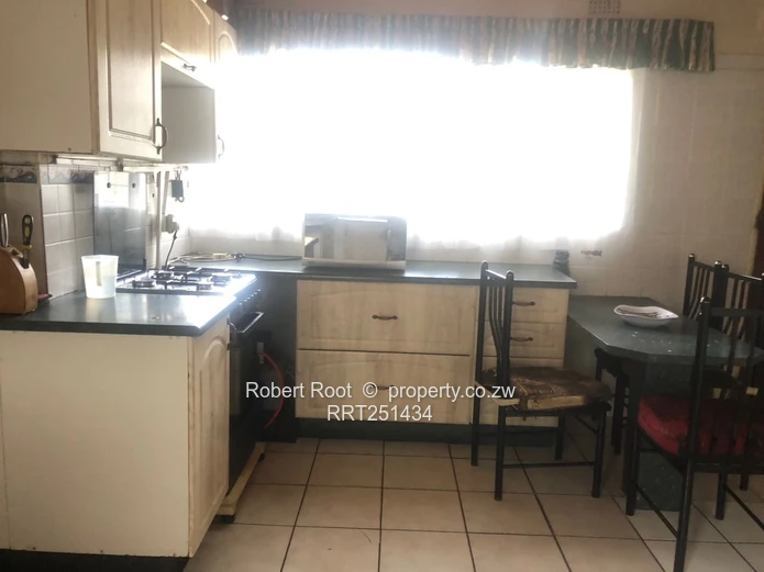 Neat Zimre Park House For Sale