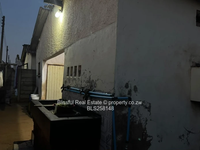 Warren Park 3-Bed Home - Tiled, Fireplace & Municipal Water