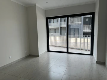 2 Bedroom Flat & Apartment
