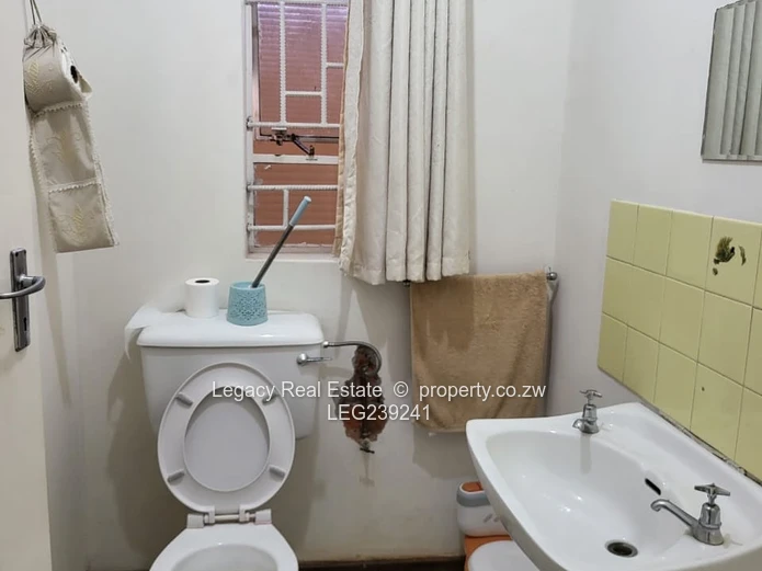 Strategic Commercial Property – Ideal for Corporate HQ or Logistics