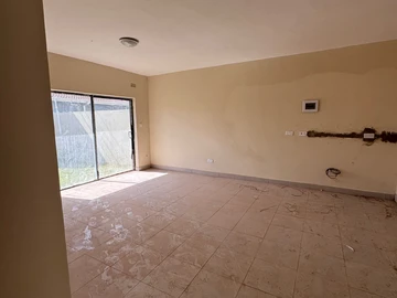 2 Bedroom Flat & Apartment