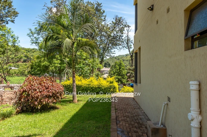 6 Bedroom Double Storey With a Prolific Borehole