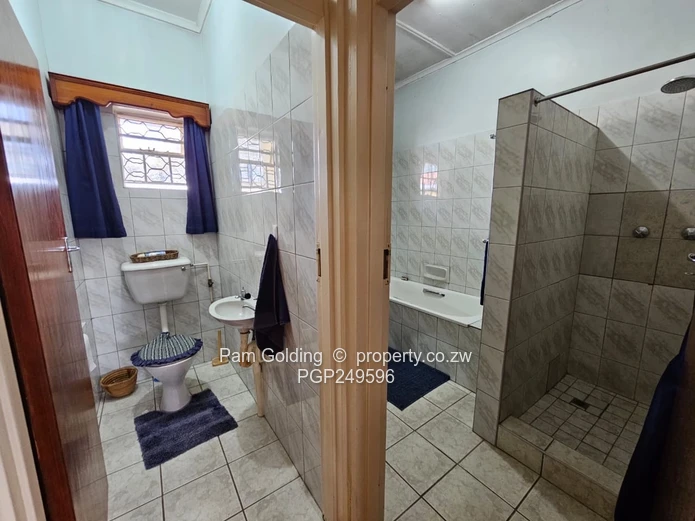 Expansive 4 Bedroom Family Home On 2 Acres