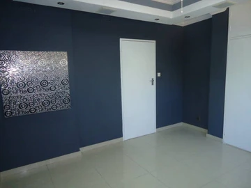 2 Bedroom Flat & Apartment