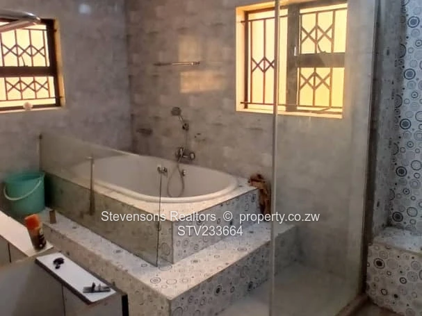 Galloway Park 6 Bedroom House, Norton