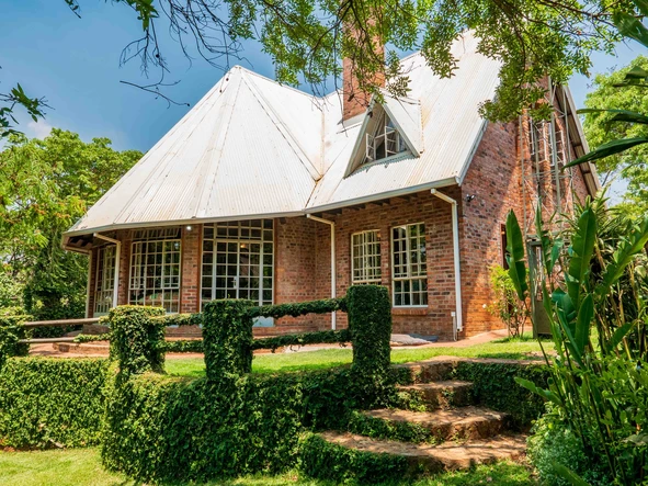 5 Bedroom House