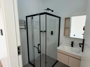 2 Bedroom Flat & Apartment