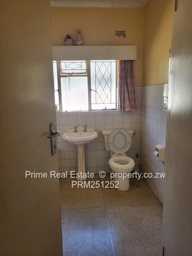 Kensington 5-Bed Walled Home, Garden, Verandah & Garage