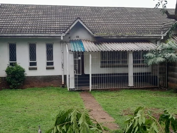 2 Bedroom Flat & Apartment