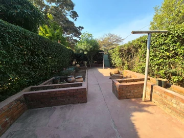 3 Bedroom Flat & Apartment