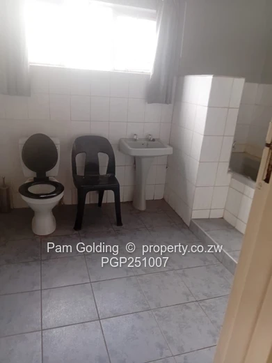 Main Residence And Cottage In Beitbridge