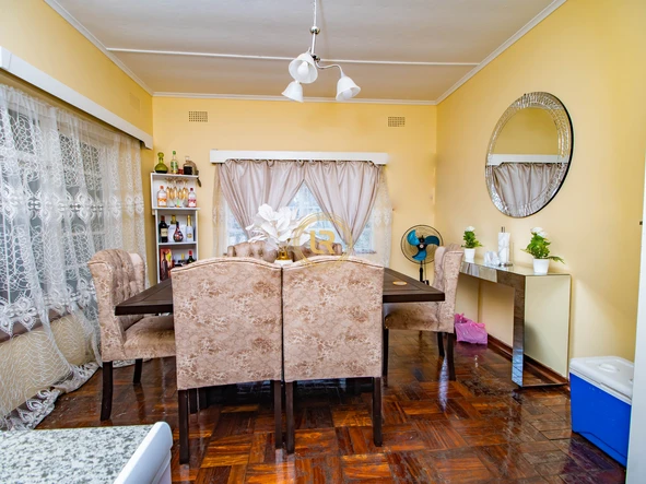 3 Bedroom Flat & Apartment