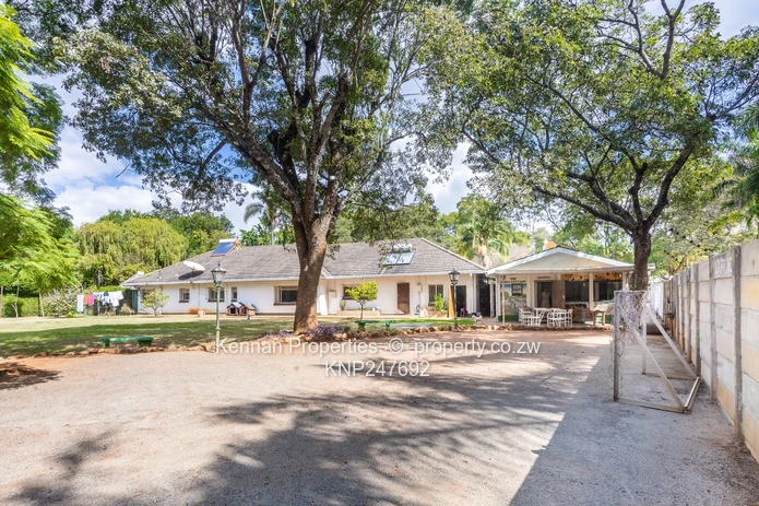 Four bedroom home in an excellent location with a cottage, pool and a prolific borehole (Sole Mandate)