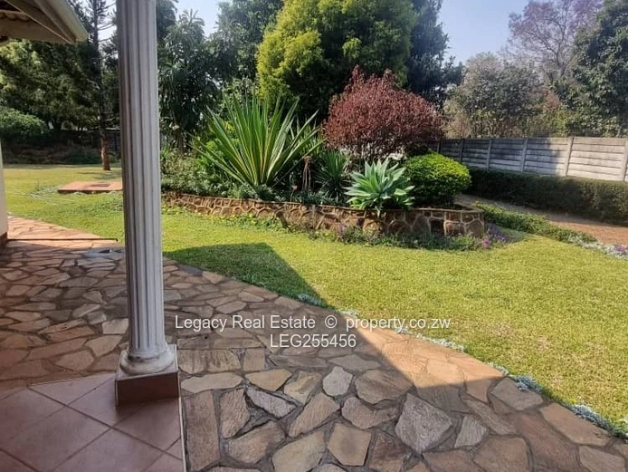 Borrowdale 5-Bed House: Pool, Borehole & Double Garage