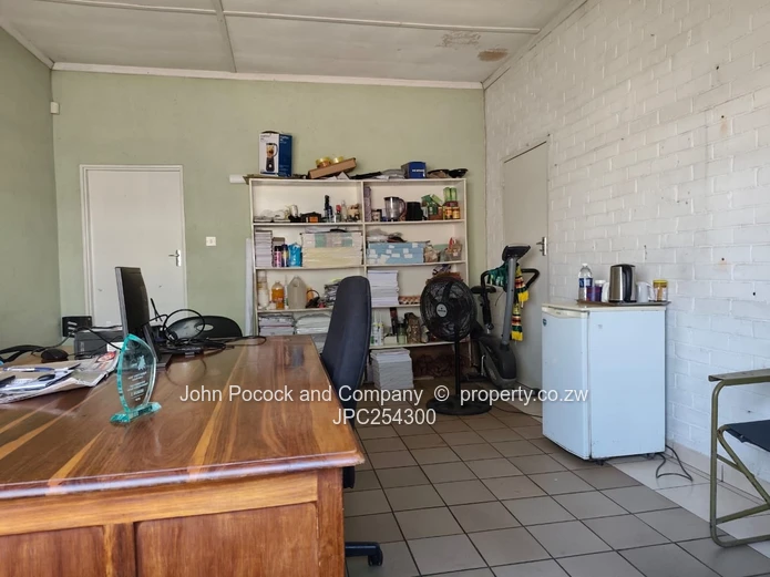 Workshop and office space in Prime Belmont Area