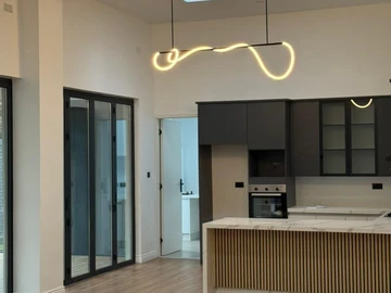 4 Bedroom Flat & Apartment