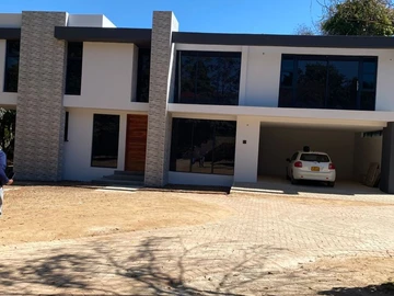 8 Unit Townhouse Complex