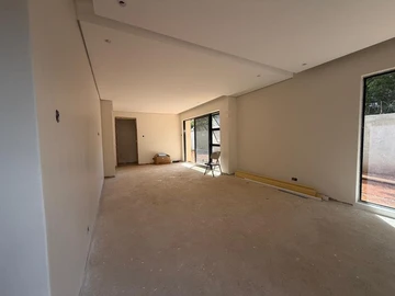 4 Bedroom Flat & Apartment