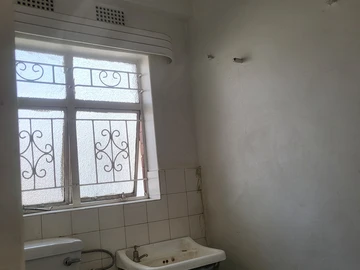 Flat & Apartment