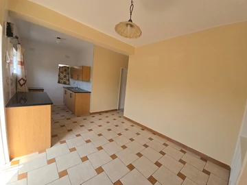 2 Bedroom Flat & Apartment