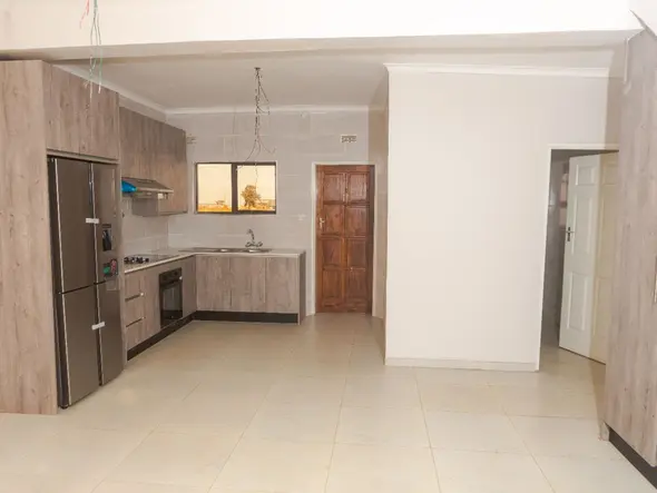2 Bedroom Flat & Apartment