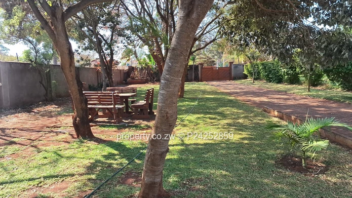 Helensvale, Off Domboshava Road 395K