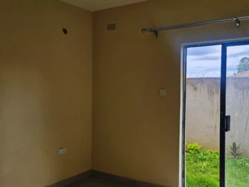 2 Bedroom Flat & Apartment