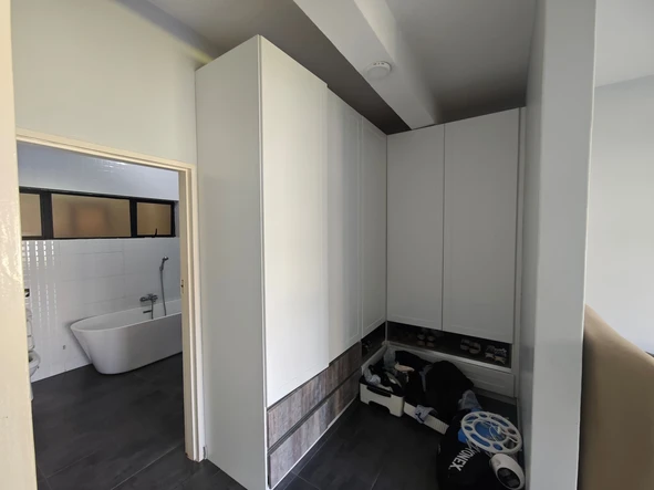 Flat & Apartment