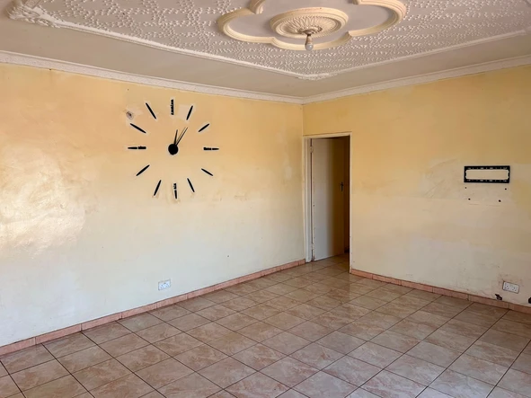 2 Bedroom Flat & Apartment