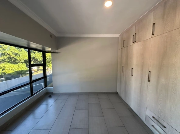 3 Bedroom Flat & Apartment
